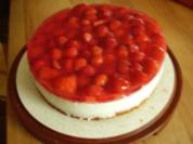 Erdbeertorte mit Hollunderblütenquark - Rezept