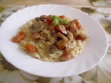 Rezept: Wienerpfanne mit kleinen Nudeln Wienerpfanne mit kleinen Nudeln - Rezept