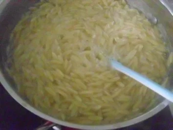 Rezept: Wienerpfanne mit kleinen Nudeln Bild Nr. 7 Wienerpfanne mit kleinen Nudeln - Rezept - Bild Nr. 7