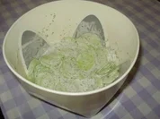 Gurkensalat mit Dill - Sahne - Dressing - Rezept