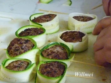 Grillen: Gegrillte Hack-Zucchini-Spieße - Rezept - Bild Nr. 5