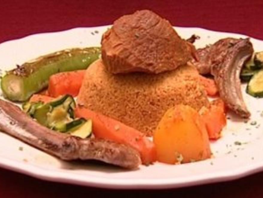 Couscous mit Lamm und Gemüse, dazu Sauerrahm (Ines Redjeb) - Rezept ...