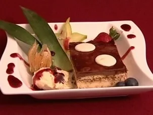 Kuchen à la Ines mit Bourbon-Vanilleeis und arabischem Mocca (Ines Redjeb) - Rezept