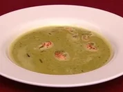 Bärlauchsüppchen mit Flusskrebsschwänzen und Pinienkernen (Eric Langner) - Rezept