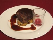 Steak mit Serviettenknödeln und Rote-Bete-Schaum an Jus - Rezept