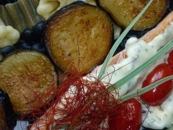 Pasta Artigianale mit Walnussauce und Lachs an gebratenem Vanille-Auberginen - Rezept - Bild Nr. 2