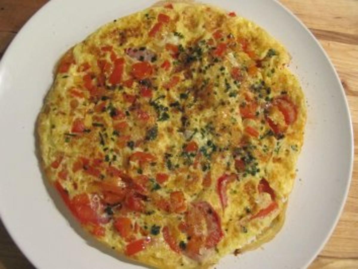 Schnelles Omelette mit Tomate und Paprika - schnell &amp; einfach - von ...
