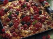 Sommerlicher Beerenkuchen mit Amarettinisahne - Rezept