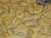 Tortellini mit Basilikum-Sahne - Rezept