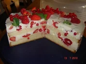 Kuchen + Torten : Frische Beeren-Dickmilch-Torte - Rezept