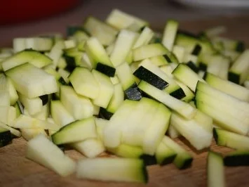 Muffins: Vollkornmuffins mit Zucchini und Kürbiskernen - Rezept - Bild Nr. 3