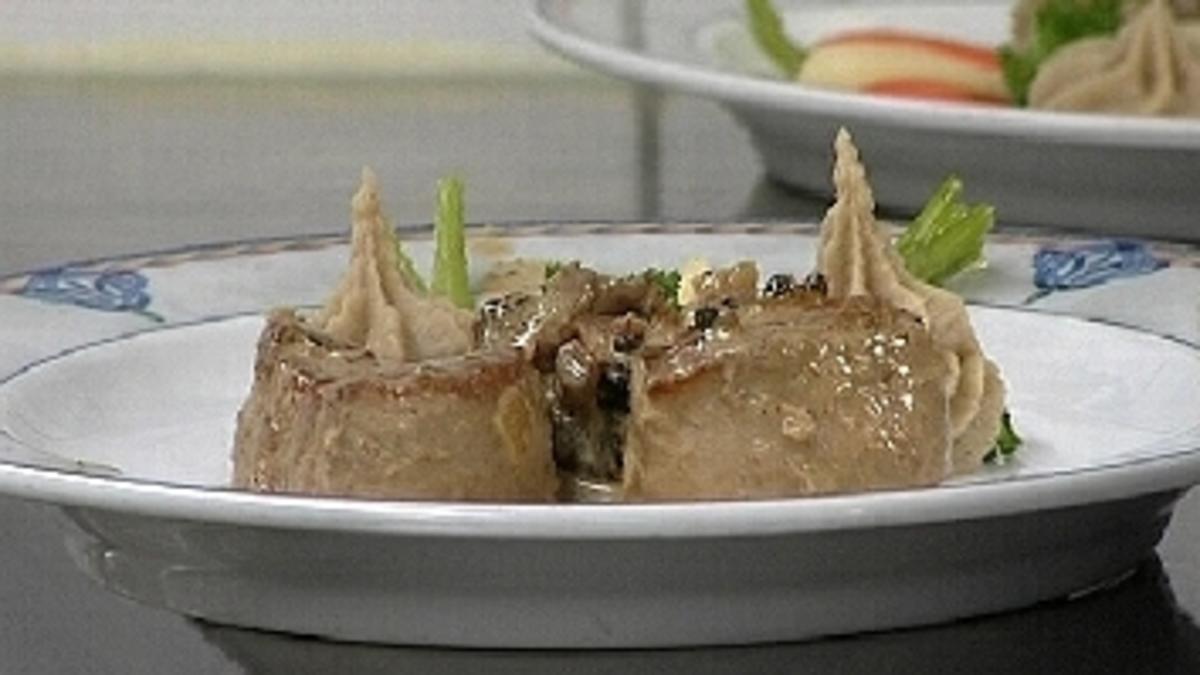 Schweinefilet mit Pfifferlingen und Kartoffel-Maronen-Püree - Rezept ...