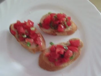 Rezept: Tomatensalat auf Brot Tomatensalat auf Brot - Rezept