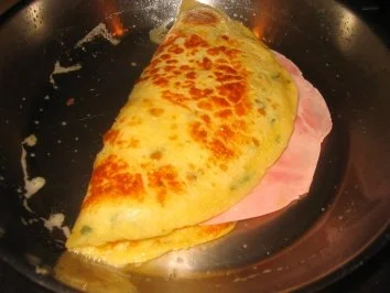 Rezept: Verschiedenes: Basilikumpfannkuchen "Cordon bleu" Bild Nr. 4 Verschiedenes: Basilikumpfannkuchen "Cordon bleu" - Rezept - Bild Nr. 4