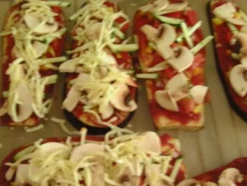Auberginenscheiben wie Pizza belegt - Rezept - Bild Nr. 5