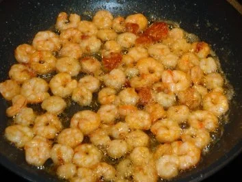 Avocadofrischkäse mit scharf angebratenen Pazifik Garnelen - Rezept - Bild Nr. 2