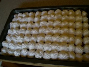 Rezept: Ribisel Kuchen mit Schneehaube Bild Nr. 8 Ribisel Kuchen mit Schneehaube - Rezept - Bild Nr. 8