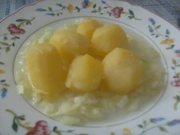 Rezept: Pellkartoffeln mit Leinsamöl und Zwiebelchen gewürfelt Bild Nr. 2 Pellkartoffeln mit Leinsamöl und Zwiebelchen gewürfelt - Rezept - Bild Nr. 2