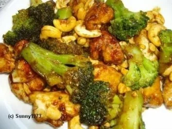 Hähnchen mit Brokkoli und Cashewkernen - Rezept