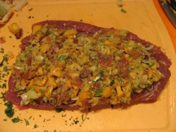 Rezept: Filetroulade mit Pilz-Zwiebel-Füllung Bild Nr. 5 Filetroulade mit Pilz-Zwiebel-Füllung - Rezept - Bild Nr. 5