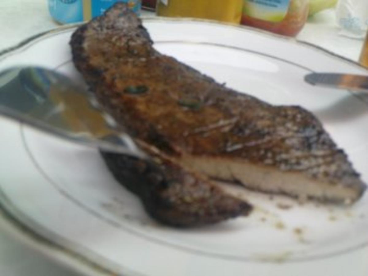 Honig-Rotweinmarinade für gegrillte Schweinesteaks - Rezept - kochbar.de