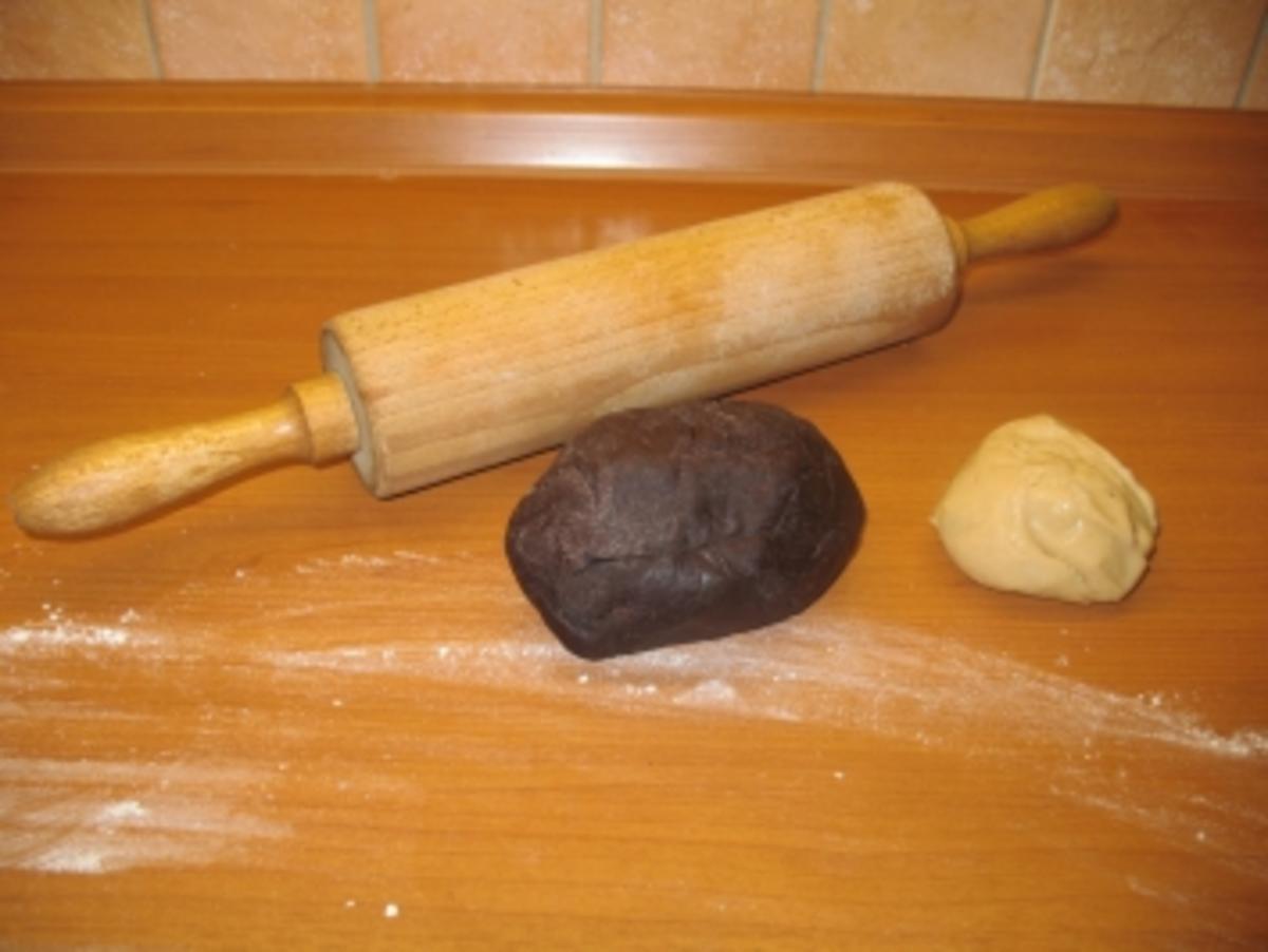 gefüllte Schoko- Ravioli/ Tortelini mit Kirschfüllung und Mandelschaum - Rezept