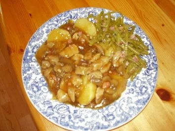 Rezept: Schweinegulasch mit Kartoffeln Bild Nr. 2 Schweinegulasch mit Kartoffeln - Rezept - Bild Nr. 2