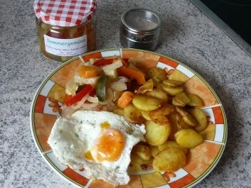 Rezept: Beilage: Bratkartoffeln mit Speckgewürz Beilage: Bratkartoffeln mit Speckgewürz - Rezept