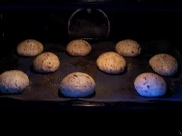 Rezept: Backen: Schokoladen-Brötchen Bild Nr. 4 Backen: Schokoladen-Brötchen - Rezept - Bild Nr. 4