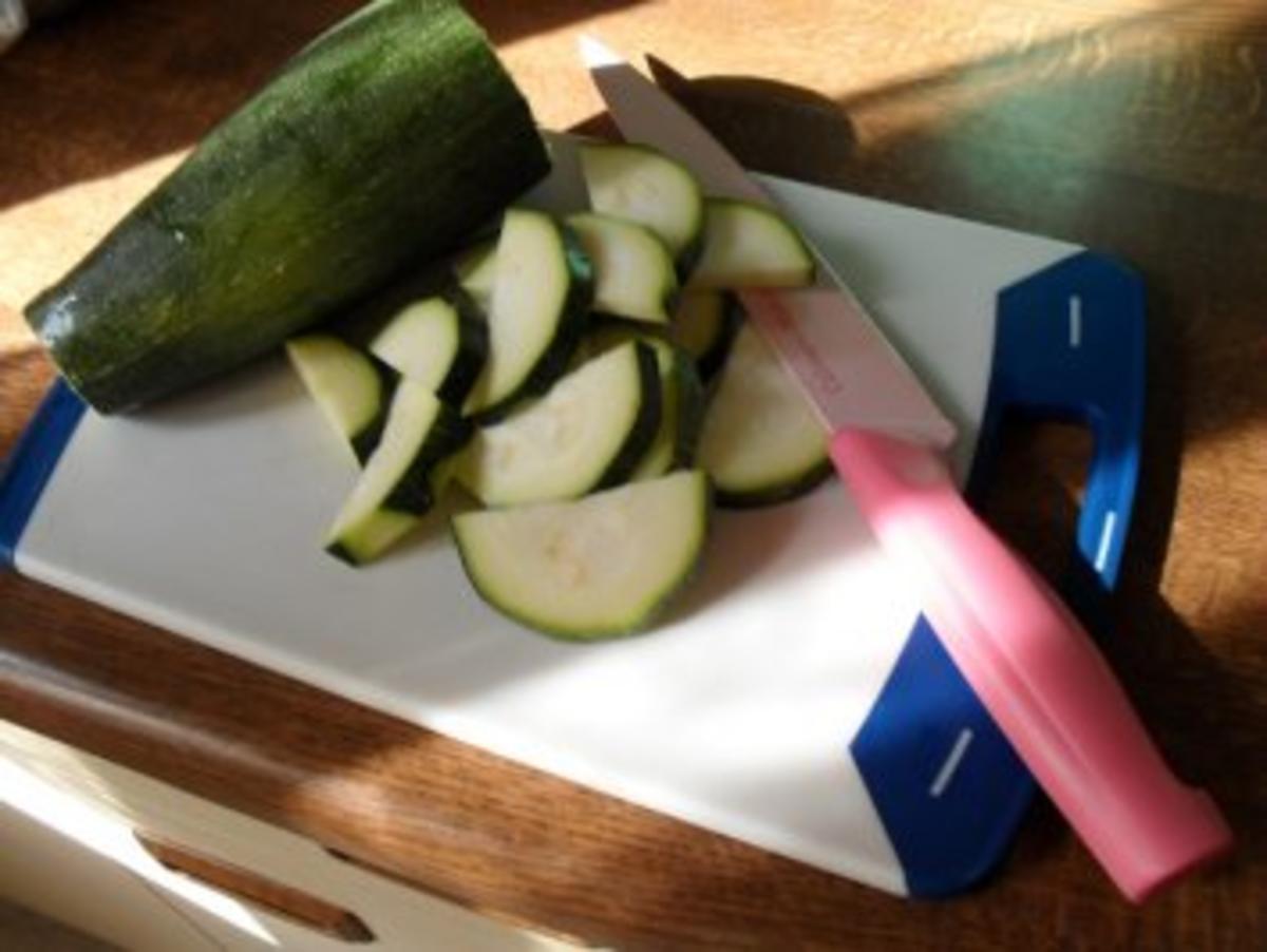 Bilder für Zucchin-iTomaten Gemüse mit Schalotten und Kräutern Bildern sind online !!!! - Rezept