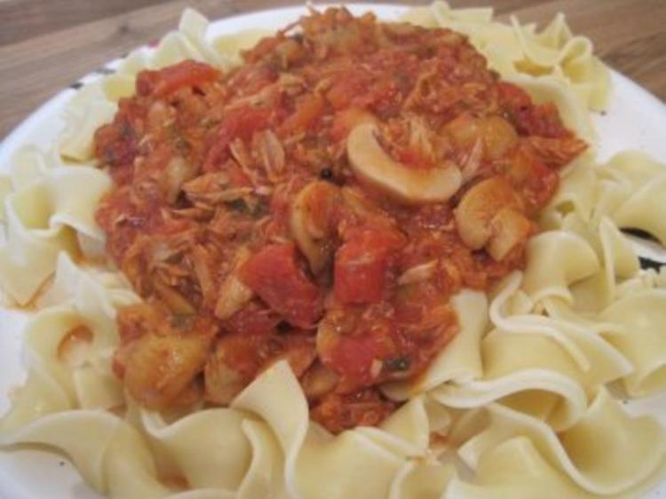 Spaghetti mit Thunfisch-Sosse - Rezept mit Bild - kochbar.de