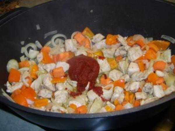 Szegediner Geflügelgulasch mit Sauerkraut