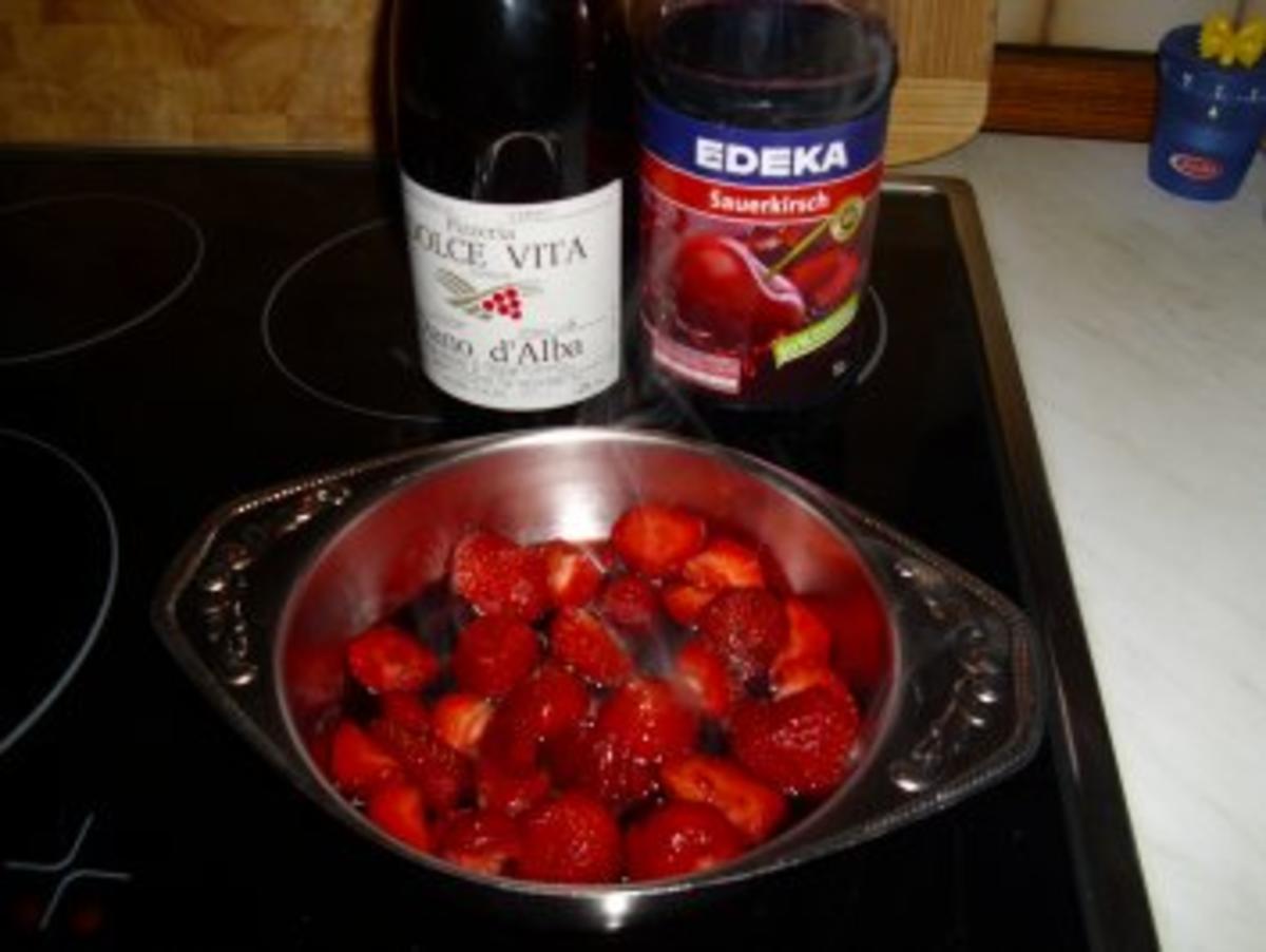 Eis...Vanilleeis mit Erdbeeren und Eielikör - Rezept - Bild Nr. 2