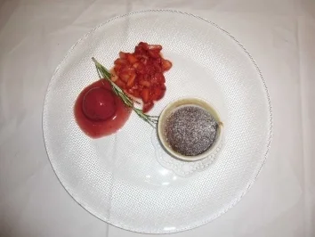 Rezept: Topfensoufflee mit Erdbeer-Rosmarin-Sorbet Topfensoufflee mit Erdbeer-Rosmarin-Sorbet - Rezept