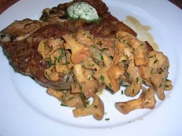 Rezept: T-Bone Steak mit Pfifferlingen - relativ schnell und superlecker - T-Bone Steak mit Pfifferlingen - relativ schnell und superlecker - - Rezept