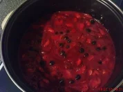 Erdbeer-Heidelbeer-Himbeer-Kokos Marmelade - Rezept