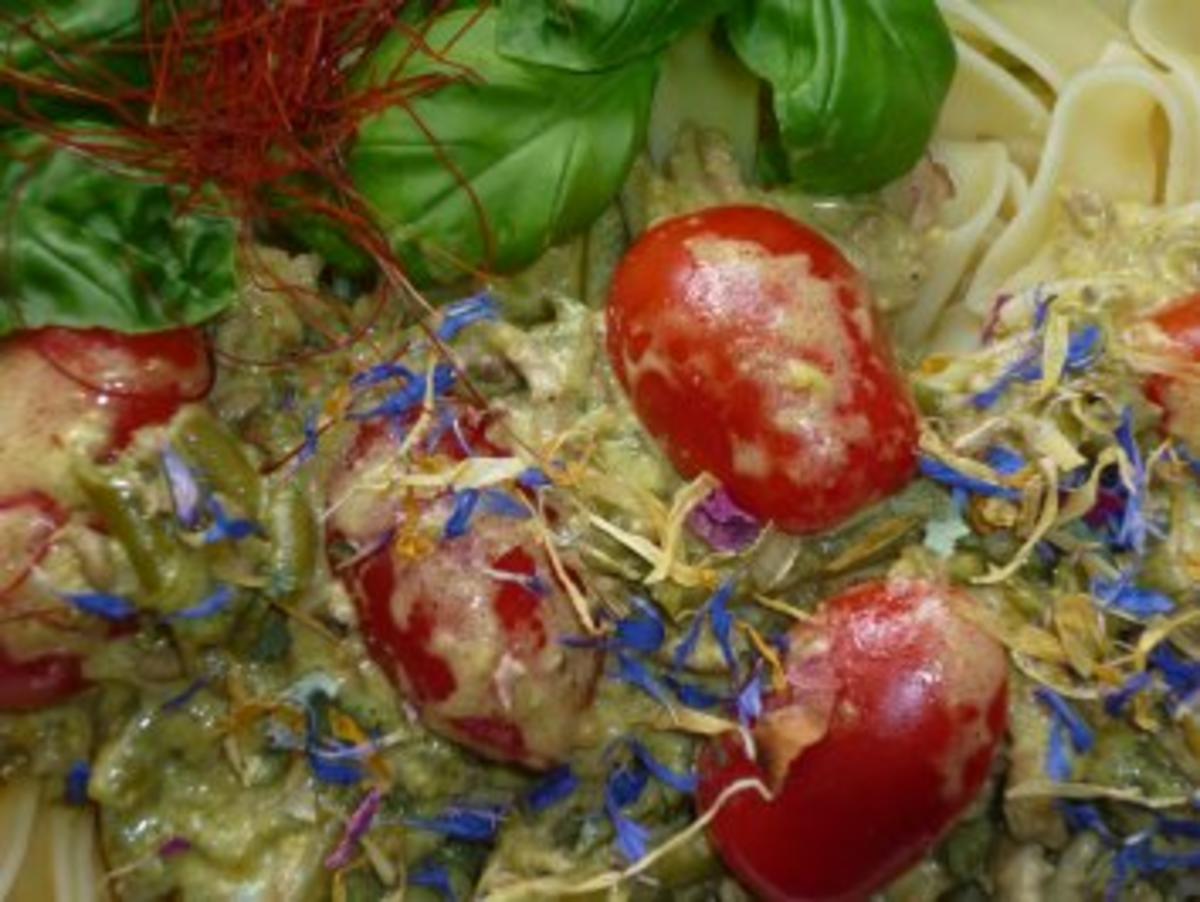 Hackpfanne mit Bohnen und Tomaten an Tagliatelle in Käsesauce - Rezept - Bild Nr. 2