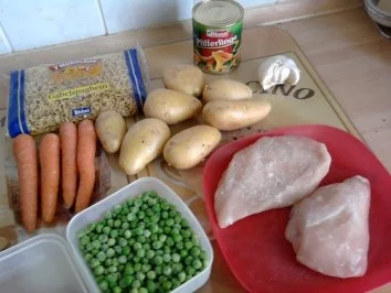 Leichte Sommersuppe mit Nudeln und Gemüse - Rezept - Bild Nr. 2