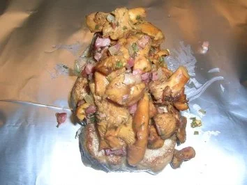 Rezept: Duroc (Eichel-)Schweinesteaks im Überraschungspäckchen mit Tortilla und Pfifferlingen Bild Nr. 4 Duroc (Eichel-)Schweinesteaks im Überraschungspäckchen mit Tortilla und Pfifferlingen - Rezept - Bild Nr. 4