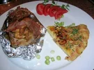 Duroc (Eichel-)Schweinesteaks im Überraschungspäckchen mit Tortilla und Pfifferlingen - Rezept