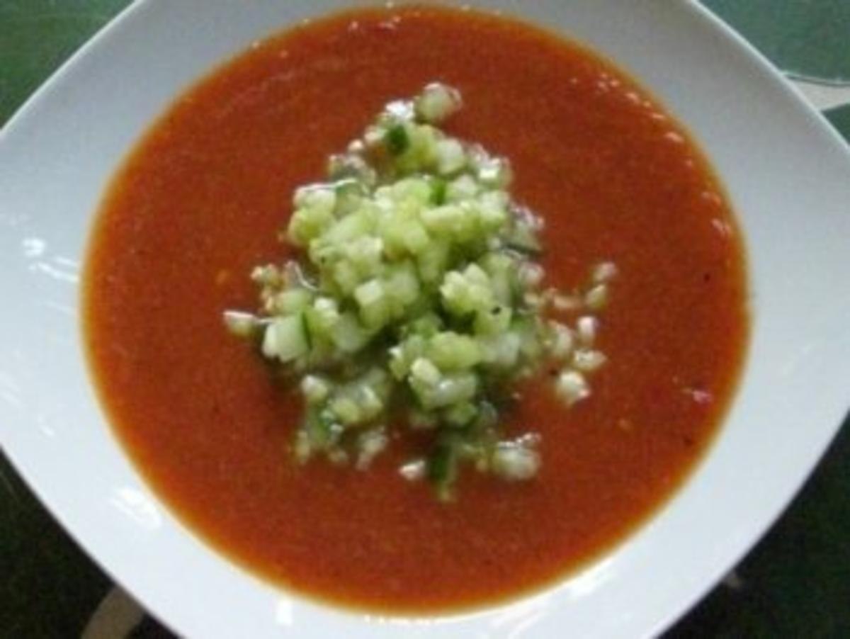 Suppe : Wer`s heiß mag, probiert meine kalte Paprikasuppe mit Sellerie-Salsa - Rezept - Bild Nr. 2