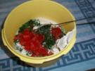 Joghurt-Frischkäse-Dip mit frischen Kräutern und Tomate OHNE KNOBI - Rezept