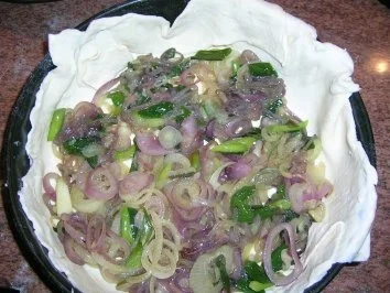 Zwiebel-Quiche mit Schafskäse - noch ein Mitbringsel aus dem Urlaub - total lecker - Rezept - Bild Nr. 5