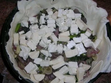 Zwiebel-Quiche mit Schafskäse - noch ein Mitbringsel aus dem Urlaub - total lecker - Rezept - Bild Nr. 6