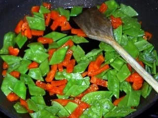 Scharfe und bunte Hähnchenpfanne - Rezept - Bild Nr. 3