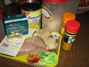Rezept: Hähnchen-Geschnetzeltes mit Ananas in Kokossauce an Basmatireis Bild Nr. 2 Hähnchen-Geschnetzeltes mit Ananas in Kokossauce an Basmatireis - Rezept - Bild Nr. 2