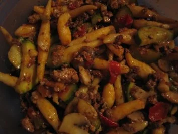 Rezept: Schupfnudelpfanne mit Gemüse Schupfnudelpfanne mit Gemüse - Rezept