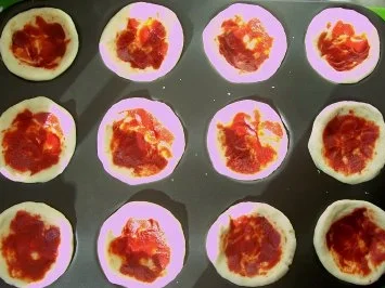 Pizza: Pizzis mal zwölf - Rezept - Bild Nr. 4