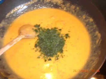 Rezept: Bandnudeln in Bärlauch-Hummer-Sauce mit Scampi Bild Nr. 7 Bandnudeln in Bärlauch-Hummer-Sauce mit Scampi - Rezept - Bild Nr. 7