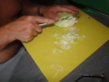 Spitzkohlsalat mit Möhren und Paprika         (Foto) - Rezept - Bild Nr. 4